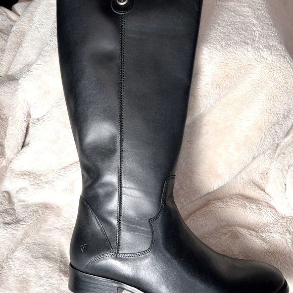 NIB Frye Marissa Medallion Inside Zip Tall Black Leather Riding Boot - Size 9 - Picture 14 of 16